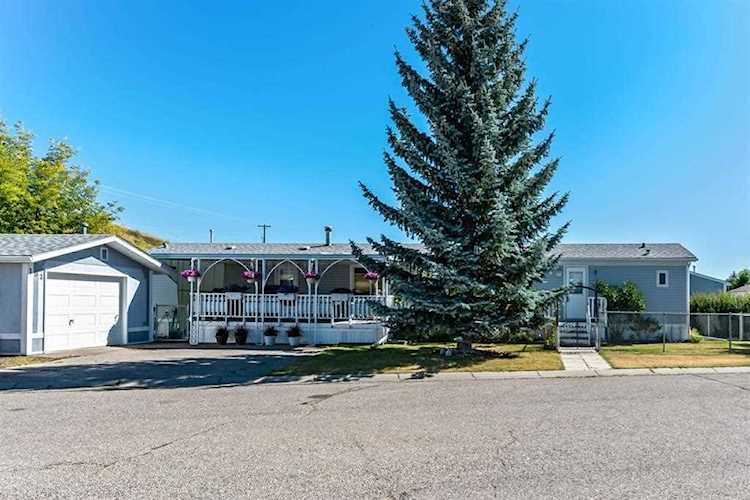 102 Heritage Dr Okotoks, AB T1S 1M5