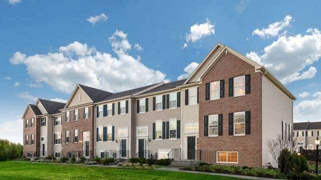 519 Creek Dr Oswego, IL 60543