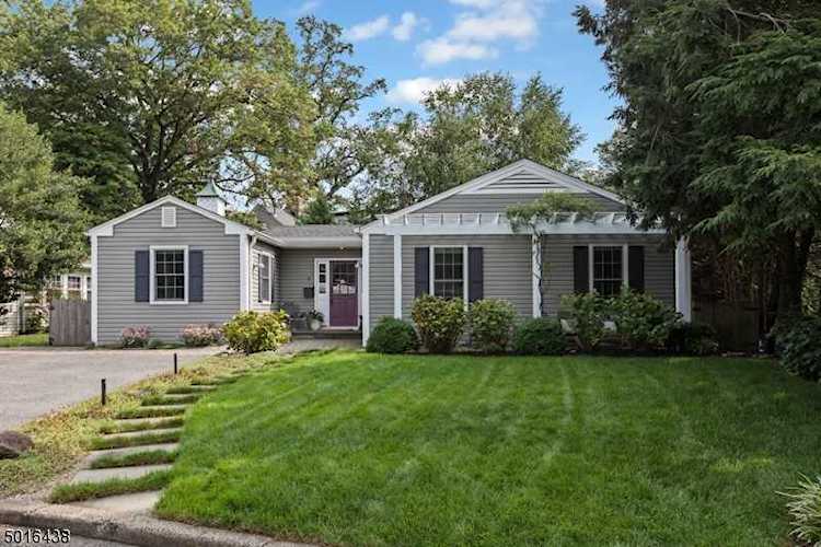5 Evergreen Ct Glen Ridge Boro Twp., NJ 07028