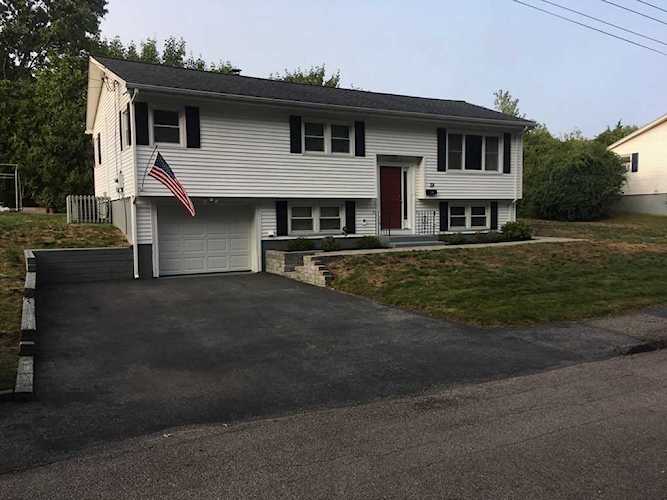 39 Montcalm Ave Blackstone, MA 01504