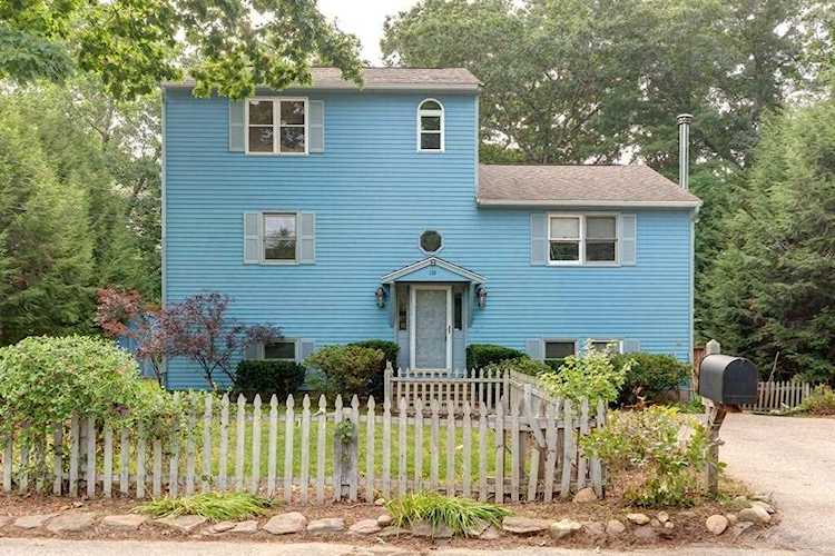 118 Peach St Barre, MA 01005