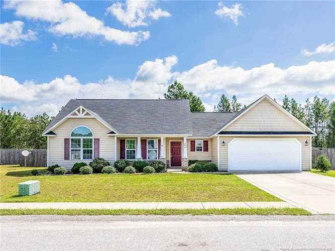 240 Feathers Ln Raeford, NC 28376