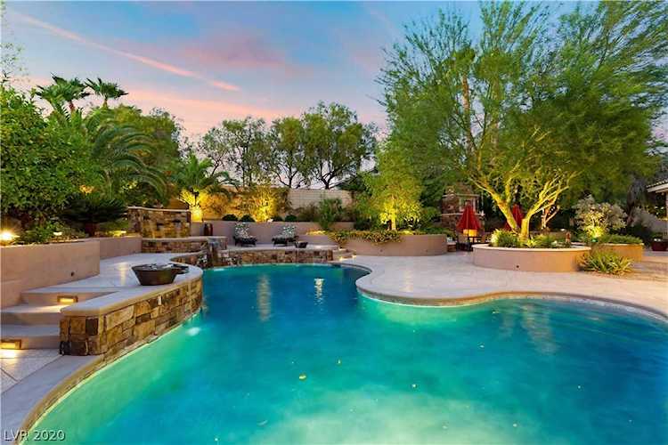 8686 Rising Rock Circle Las Vegas, NV 89129