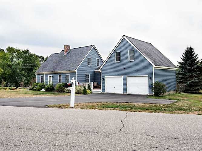 3 Roberts Rd Rochester, NH 03867