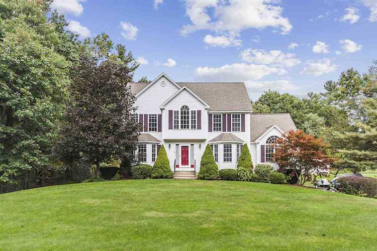 10 Cobblestone Rd Windham, NH 03087