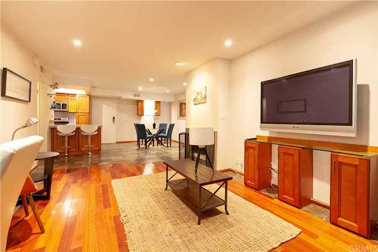 1134 Alta Loma Road #207 Los Angeles, CA 90069