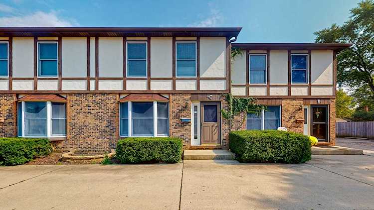 1509 Indiana St #C St. Charles, IL 60174