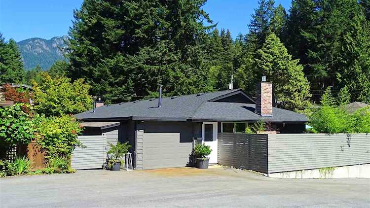 30 Glenmore Drive West Vancouver, BC V7S 1A4