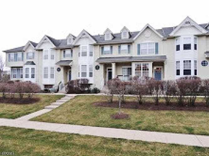8 Worthington Ter Raritan Twp., NJ 08822