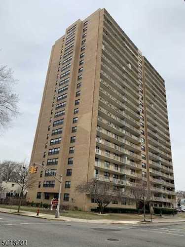 285 Aycrigg Ave Passaic City, NJ 07055