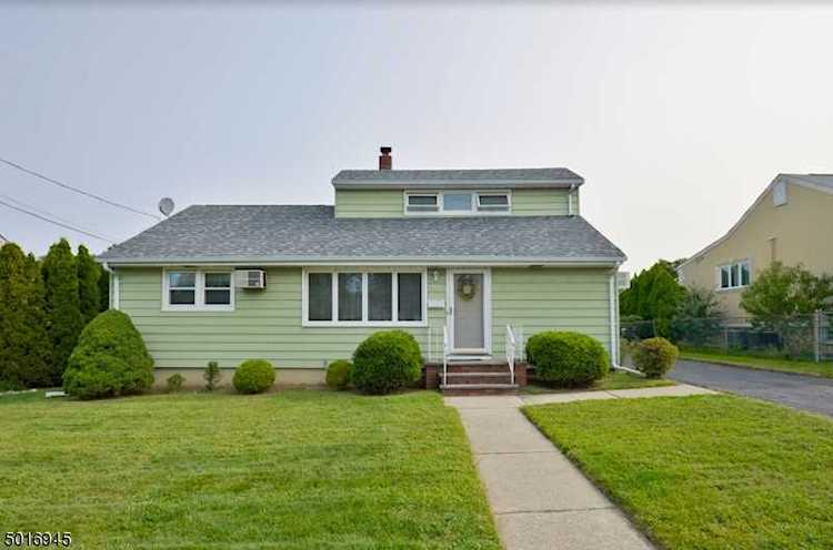 18 Hemlock St Clifton City, NJ 07013