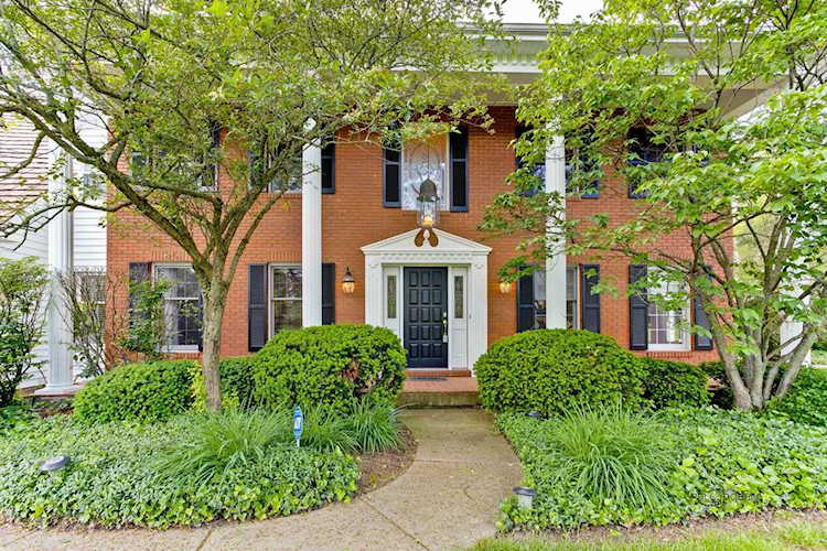 2310 Steeple Chase Circle W Libertyville, IL 60048
