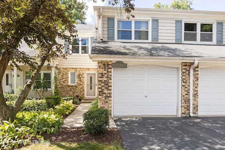 25W037 Keswick Ln Naperville, IL 60540