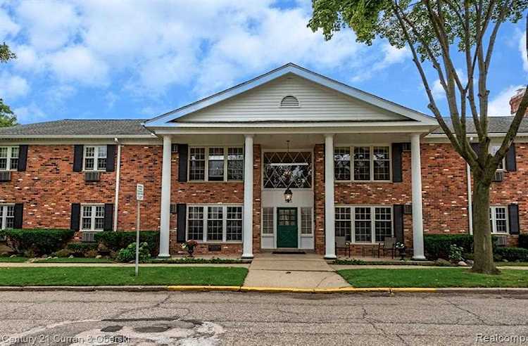 555 Townsend St #202 Birmingham, MI 48009