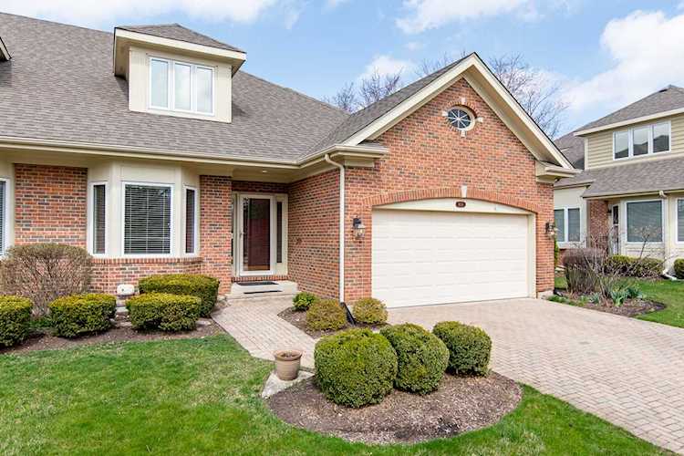851 Pinegrove Ct Wheaton, IL 60187