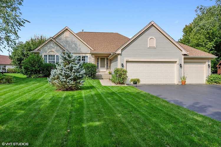 402 Farnsworth Circle Port Barrington, IL 60010