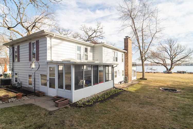 25921 W Elmwood Ave Wauconda, IL 60084