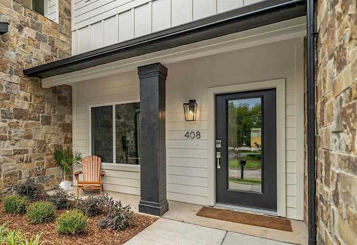 408 N Pecan Street Arlington, TX 76011