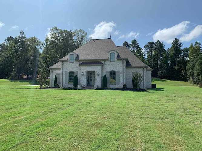 524 Deer Run Batesville, MS 38606