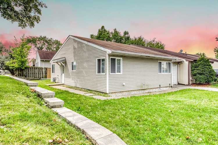 112 Cedarbend Dr Romeoville, IL 60446