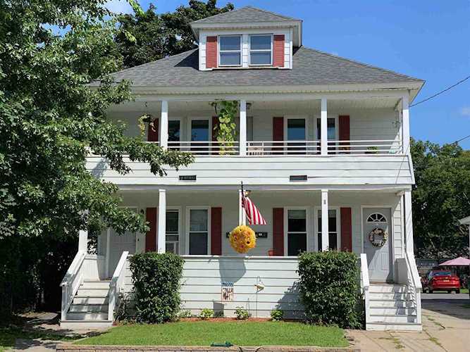 2 1/2 Mckean St Nashua, NH 03060