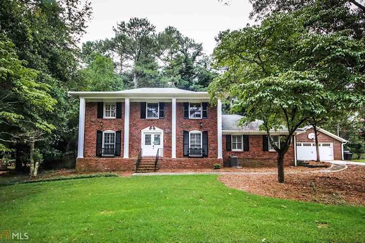 124 Maple Wood Dr Lawrenceville, GA 30046