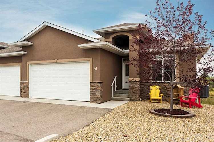 41 River Heights View Cochrane, AB T4C 0M9