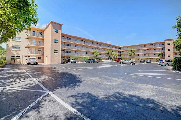 2515 NE 2Nd Court #102 Boynton Beach, FL 33435