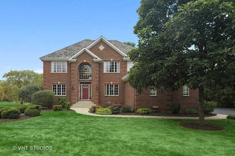 174 Sycamore Dr Hawthorn Woods, IL 60047