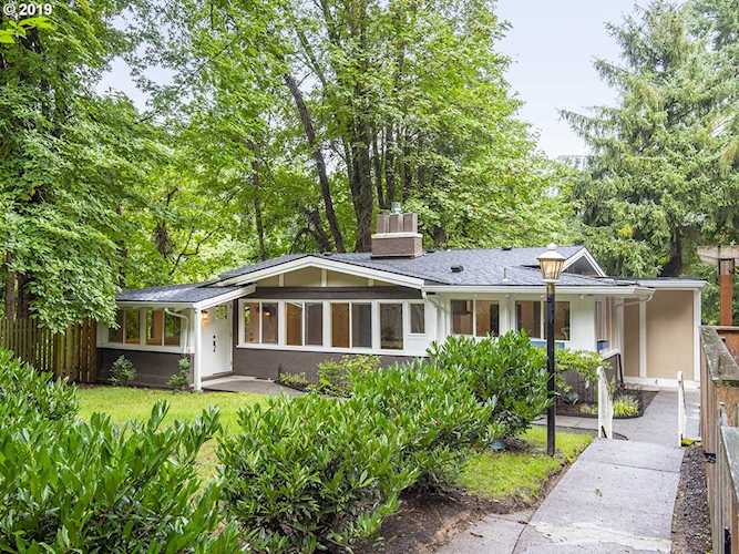 2909 SW Upper Dr Portland, OR 97201