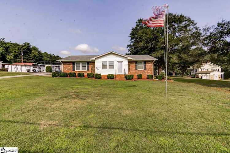164 Spartanburg Rd Duncan, SC 29334