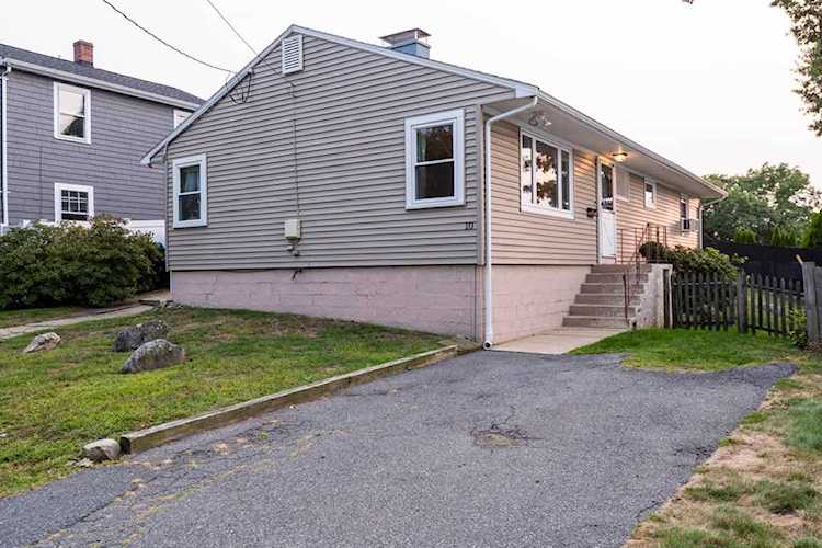 10 Clarendon St Melrose, MA 02176