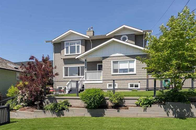 2107 Jefferson Avenue West Vancouver, BC V7V 2A6
