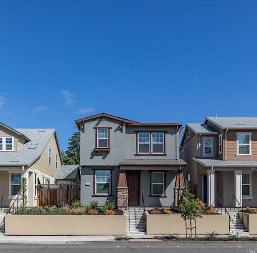 1114 Healdsburg Avenue Healdsburg, CA 95448