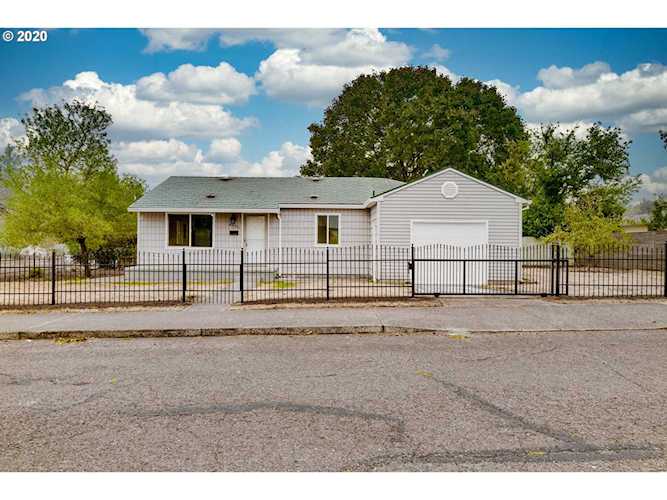 8530 SE Knapp St Portland, OR 97266