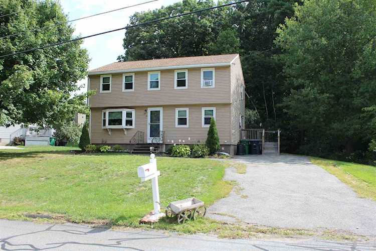 35 Holbrook Dr Nashua, NH 03062