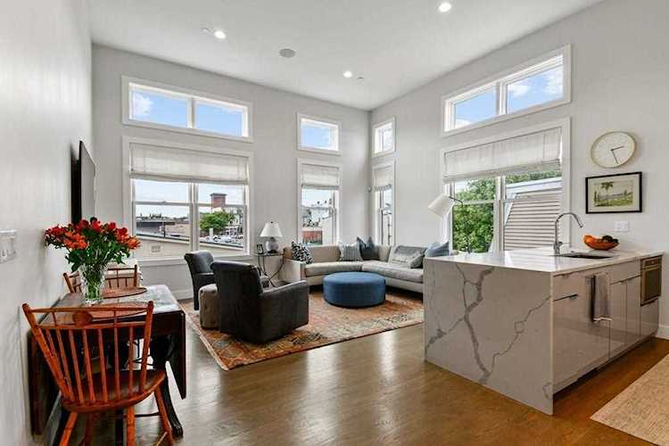 584 E 3rd #7 Boston, MA 02127