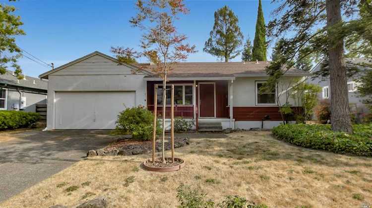 21 Corrillo Drive San Rafael, CA 94903