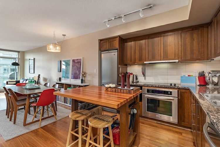 2228 W Broadway Avenue #708 Vancouver, BC V6K 0B1