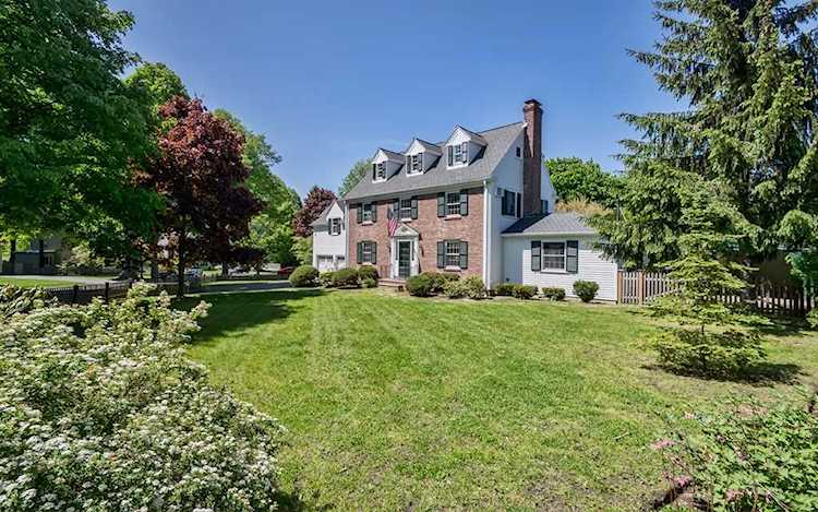 3 Rainbow Road Marblehead, MA 01945