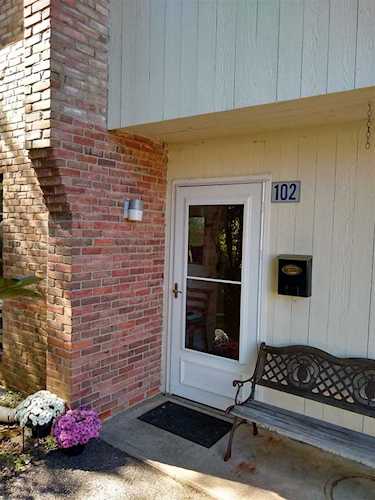 193 Ledgewood Circle #102 Burlington, VT 05401