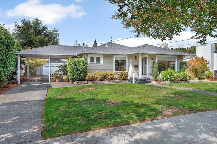 1219 Stewart Street Santa Rosa, CA 95404