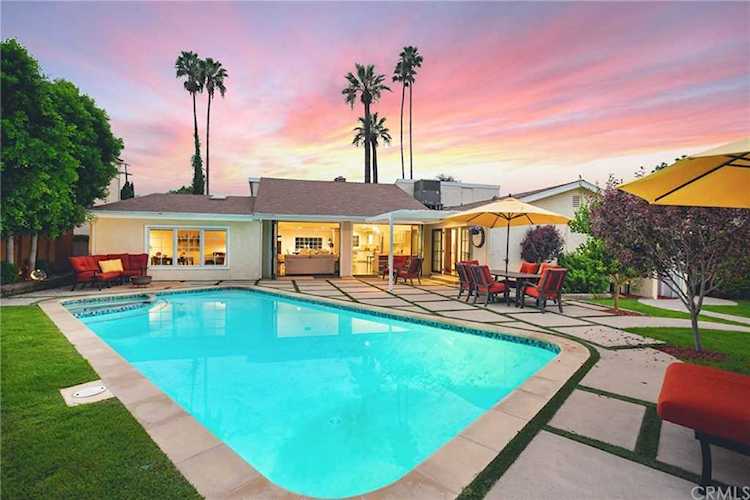 5120 Gloria Avenue Encino, CA 91436