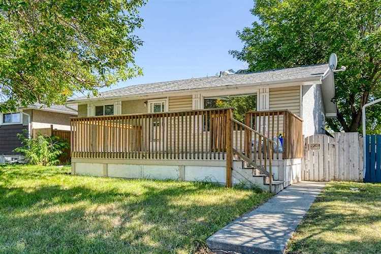 2216 47 St SE Calgary, AB T2B 1L6
