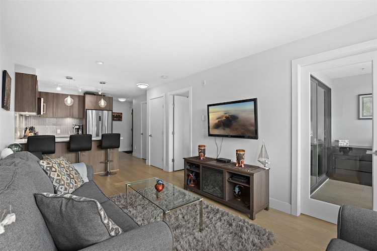 2477 Carolina Street #406 Vancouver, BC V5T 3S8