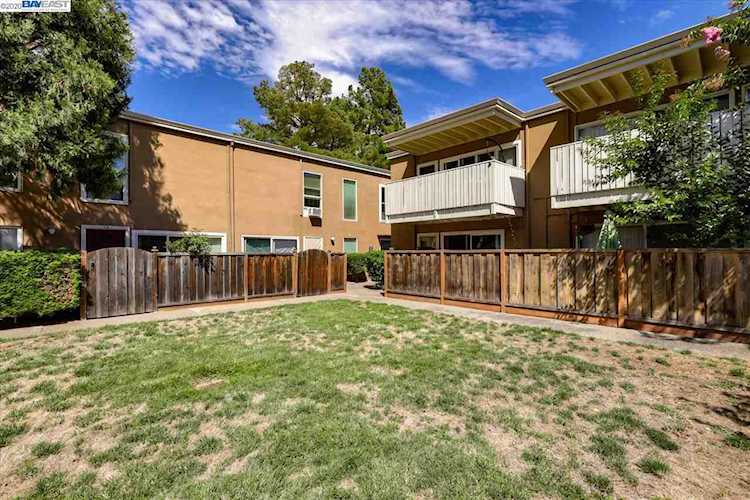 1919 Ygnacio Valley Rd Walnut Creek, CA 94598