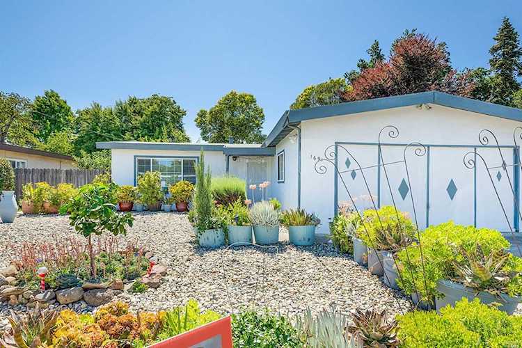1691 Carol Drive Napa, CA 94558