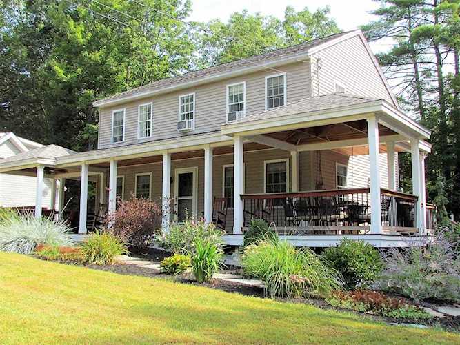 132 New Hampshire Dr Webster, NH 03303