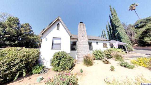 4337 Oak Drive La Canada Flintridge, CA 91011