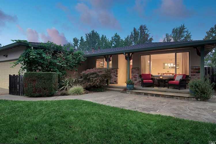 84 Elena Circle San Rafael, CA 94903